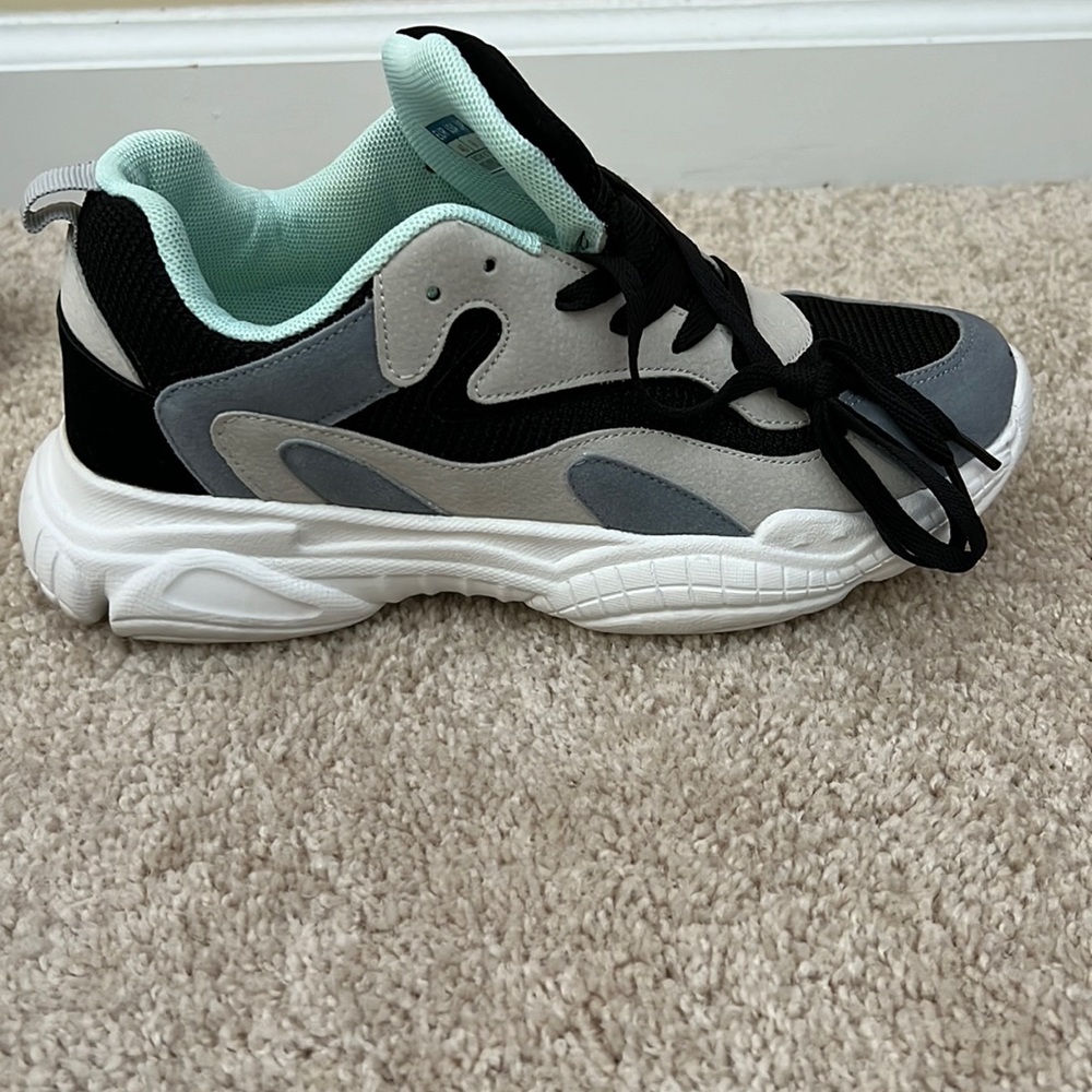 SHEIN Brand Sneakers